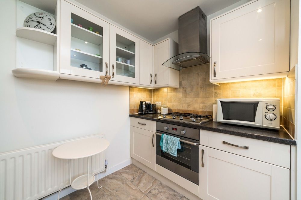 2 Bedroom Flat in Heart of Battersea near Station Apartment (2 Bedrooms) 10