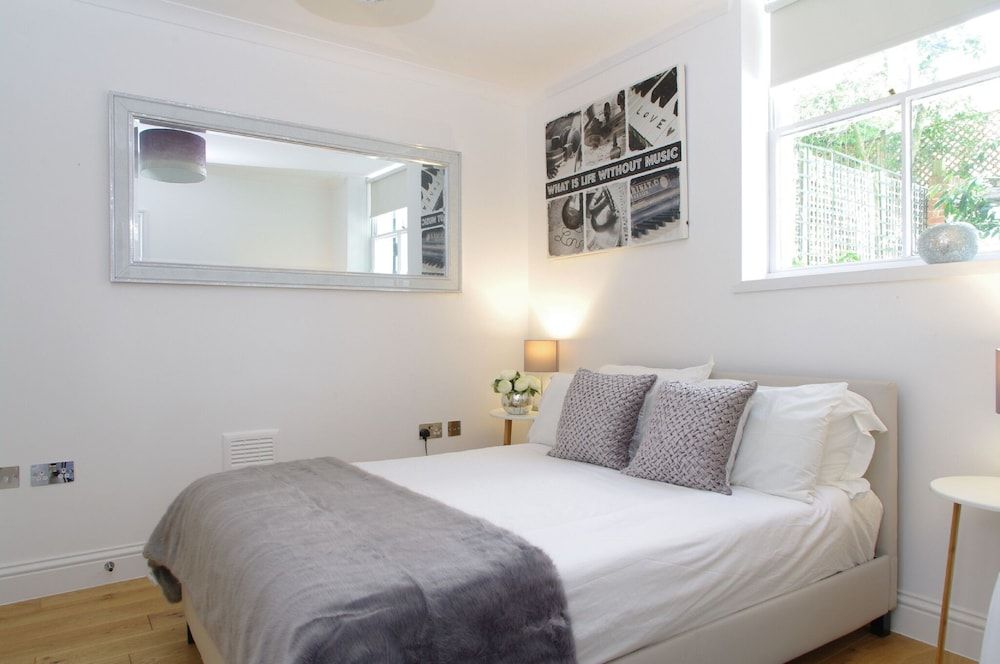 undefined The London Agent Chelsea Peaceful