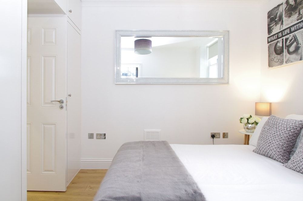 undefined The London Agent Chelsea Peaceful 7