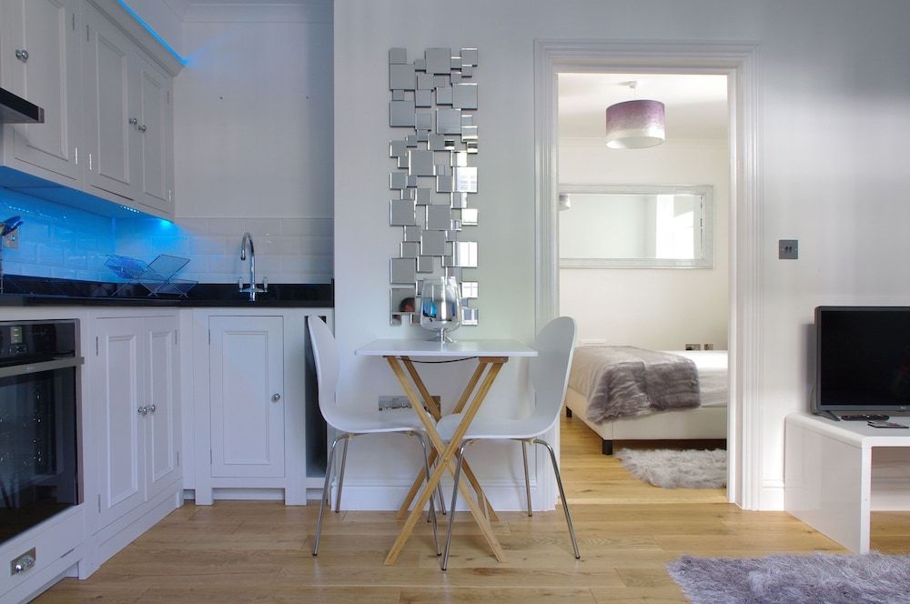 undefined The London Agent Chelsea Peaceful 9