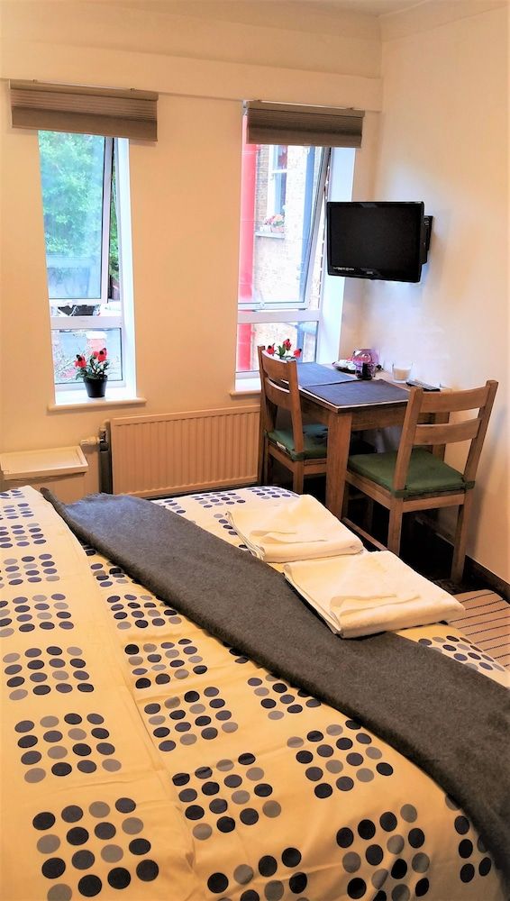 undefined Mapesbury Lodge 3