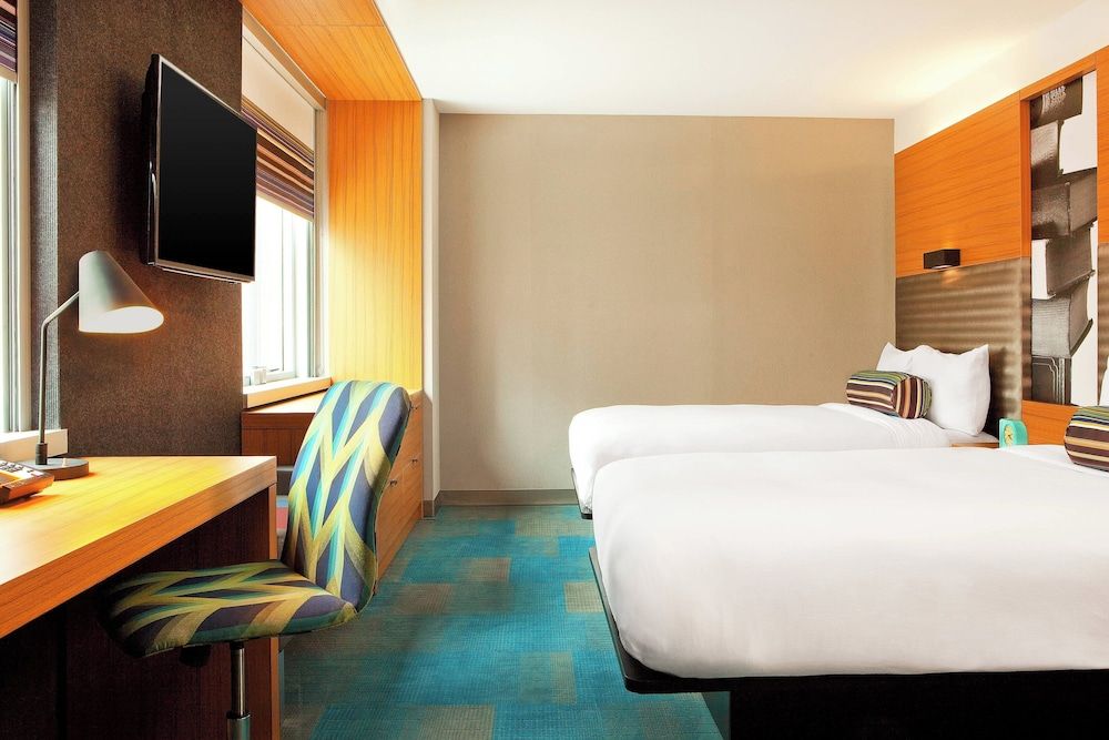 undefined Aloft Chicago Downtown River North 10