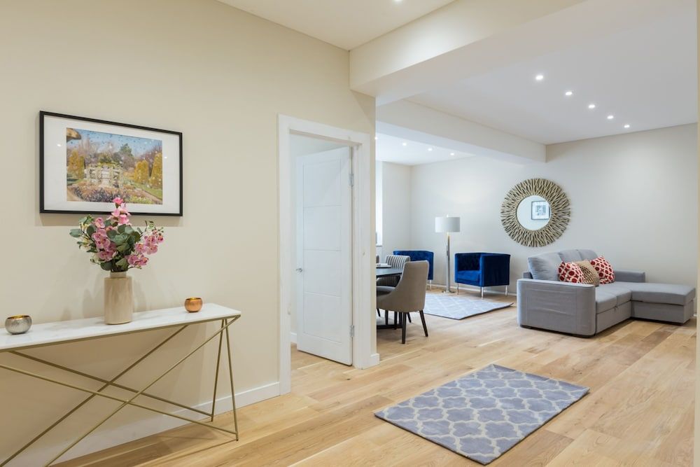 undefined Urban Chic - Exeter 2