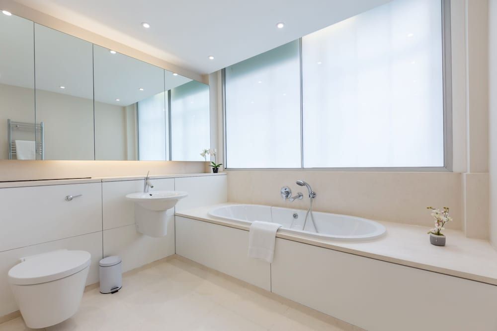 Urban Chic - Exeter Deluxe Two Bedroom Apartment 16