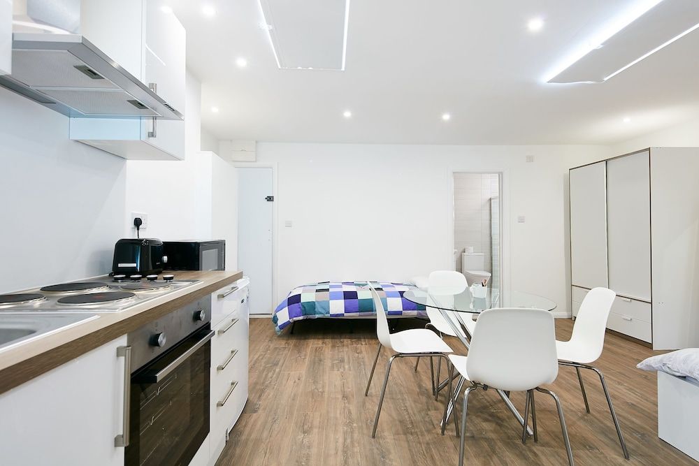 Charmstay Apartments Studio Flat for 3 3