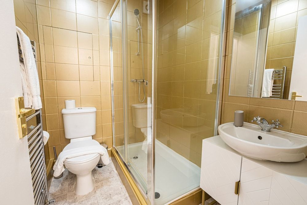 Lovely Apartments in Landward Court Family Apartment, Ensuite 13