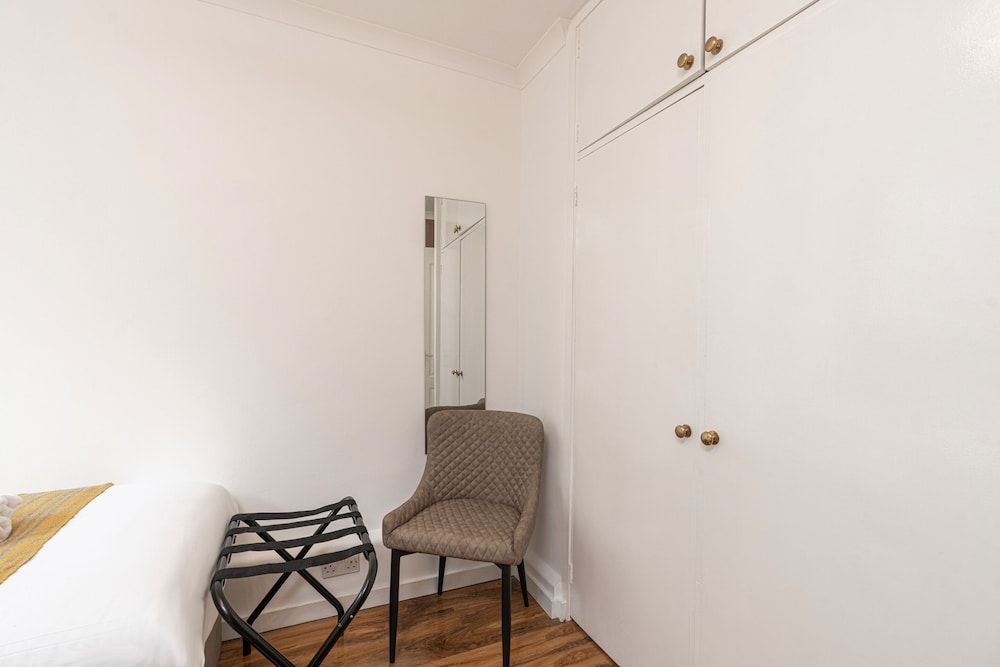 Lovely Apartments in Landward Court Deluxe Apartment, Private Bathroom, City View 12