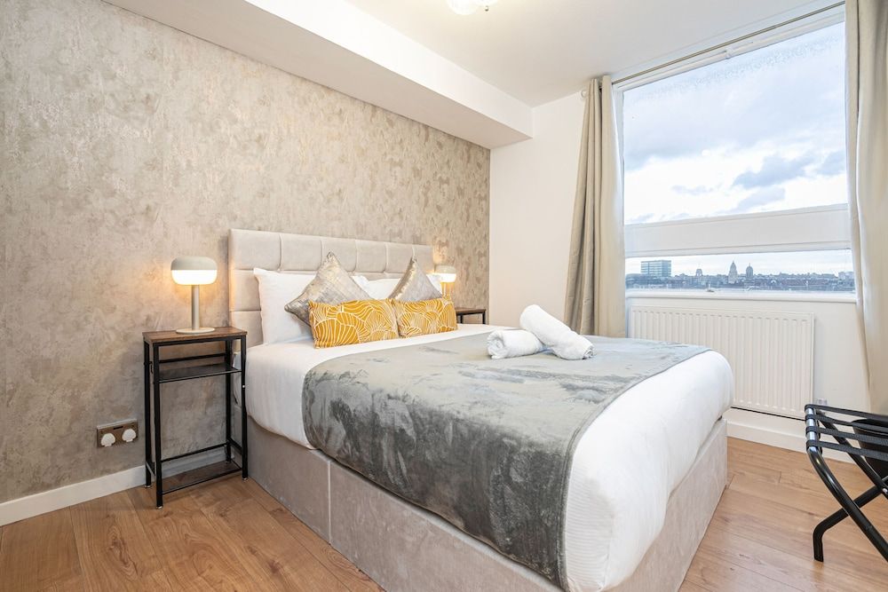 Lovely Apartments in Landward Court Family Apartment, Ensuite 9