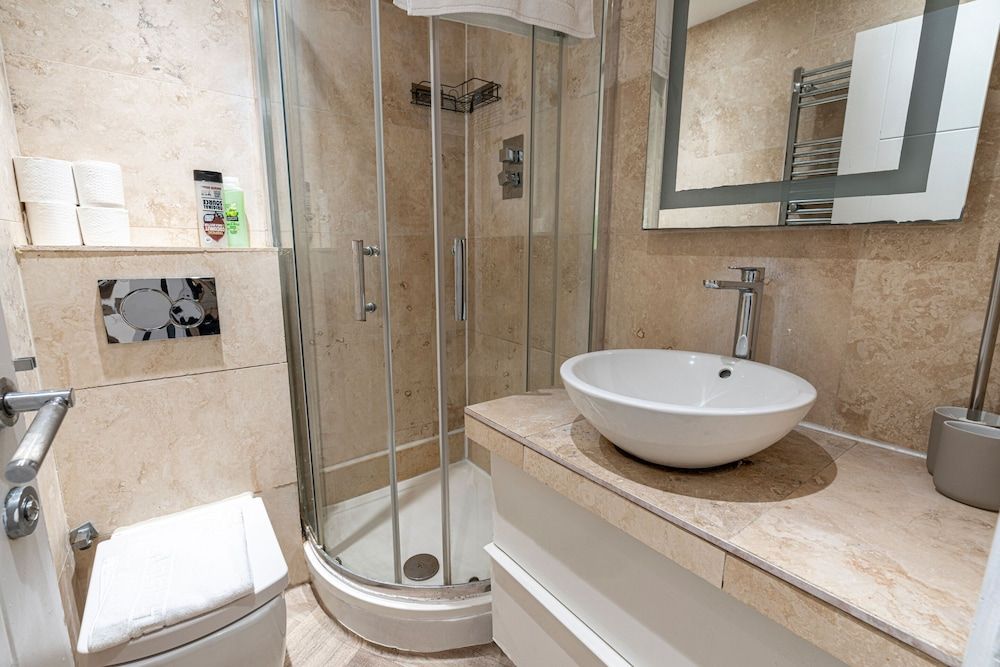 Elegant 3 Bedrooms Apartment Near Hyde Park & Oxford St Superior Apartment, Ensuite, City View 17