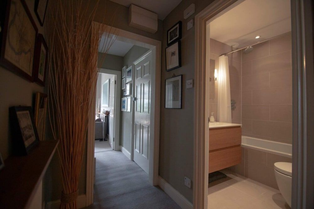 Wonderful 2 Bedroom in Quiet Area near Camden Square Apartment (2 Bedrooms) 12