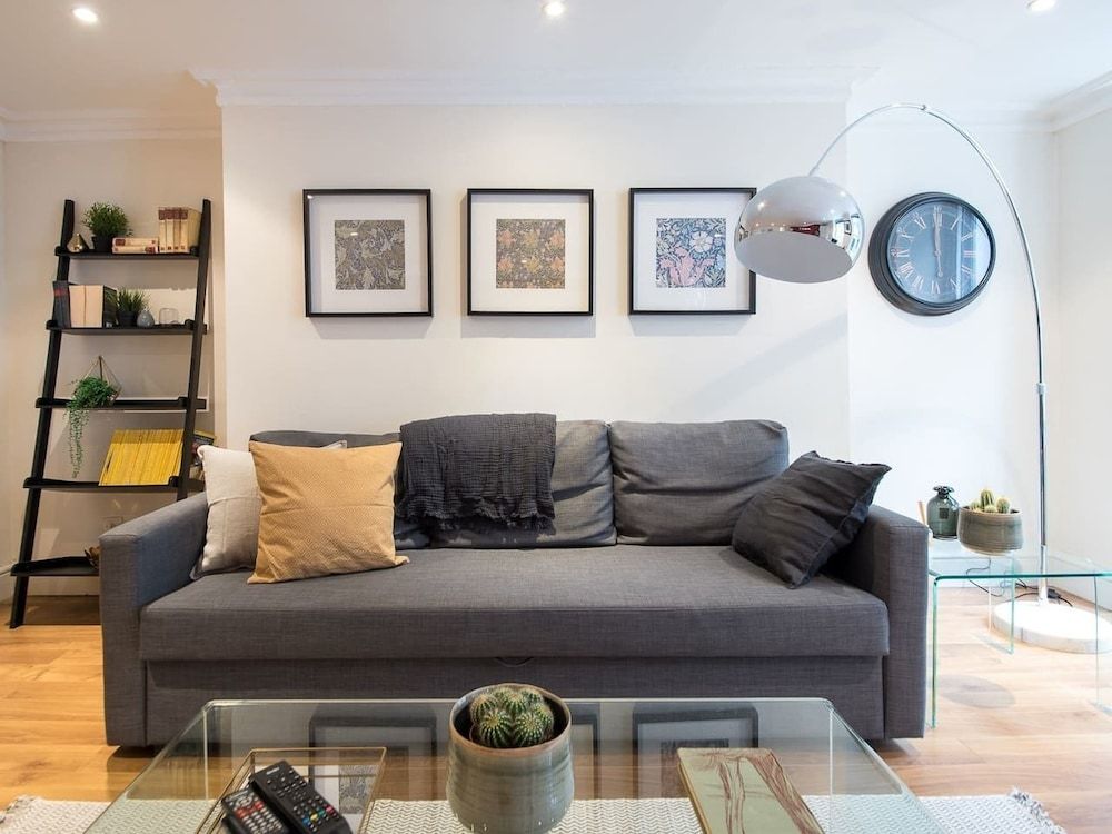 Upper Berkeley Street Flats Lovely 2 Bed 2 Bath in Marble Arch 11