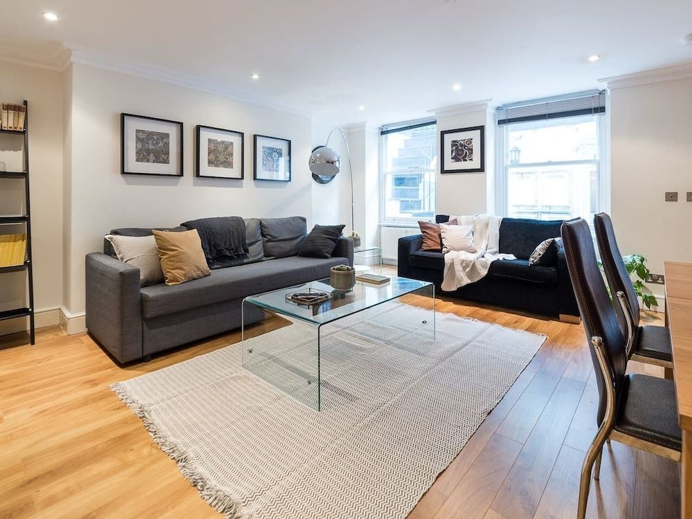 Upper Berkeley Street Flats Lovely 2 Bed 2 Bath in Marble Arch 12
