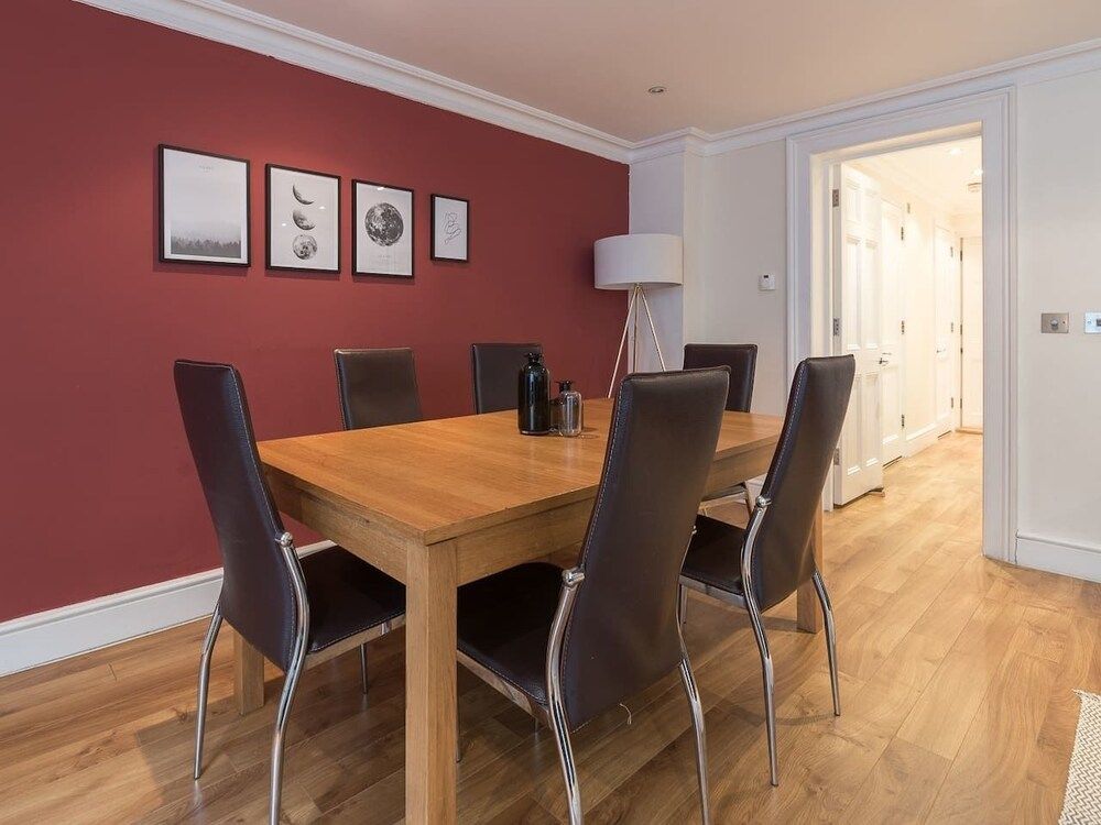 Upper Berkeley Street Flats Lovely 2 Bed 2 Bath in Marble Arch 6