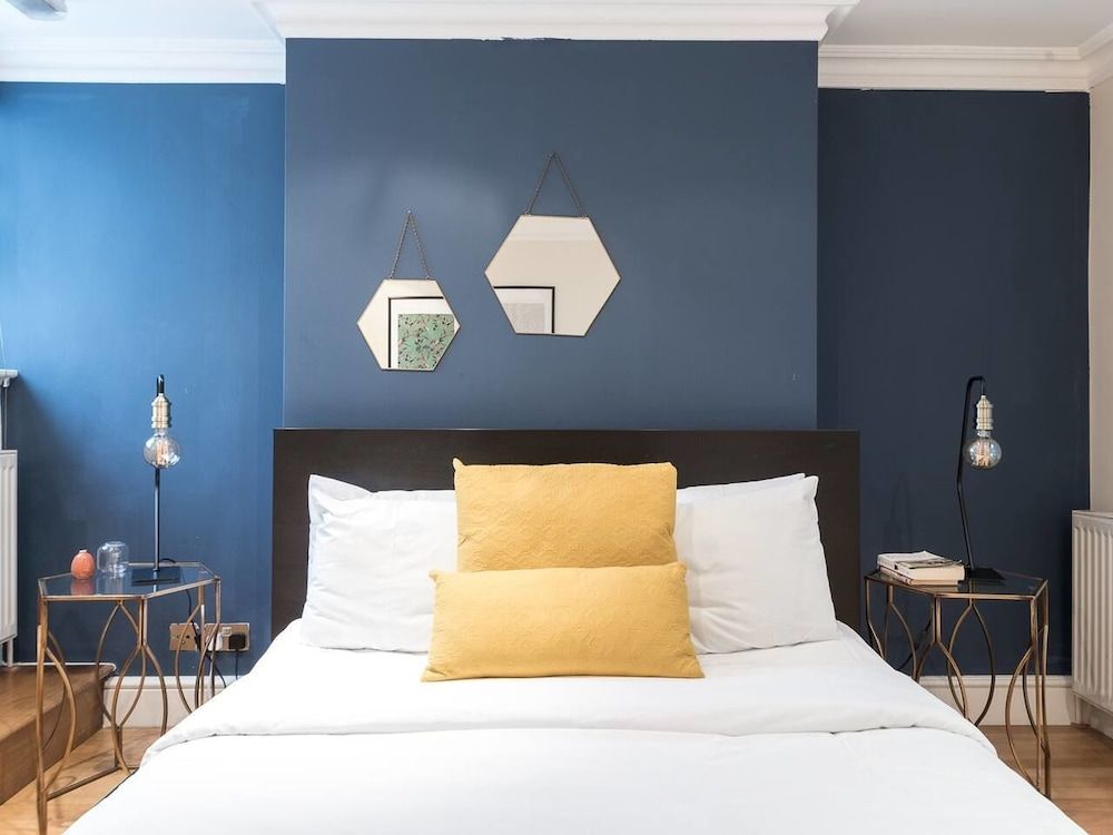 Upper Berkeley Street Flats Lovely 2 Bed 2 Bath in Marble Arch 5