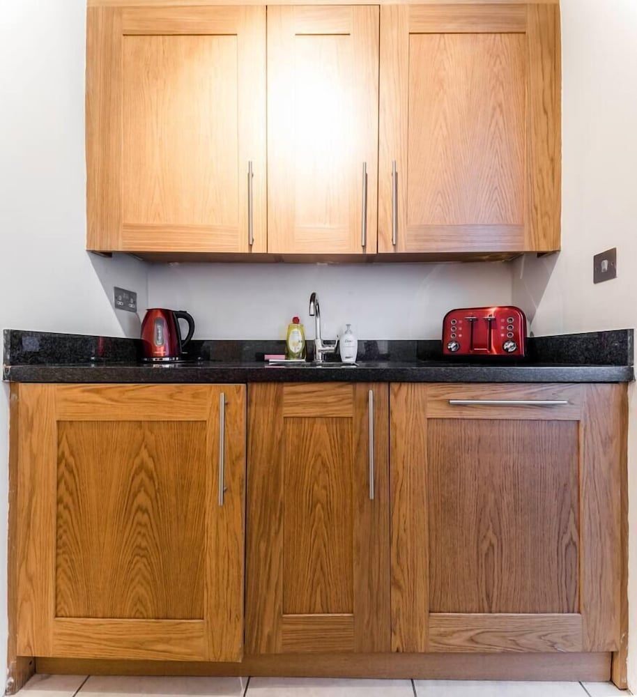 Upper Berkeley Street Flats Lovely 2 Bed 2 Bath in Marble Arch 9