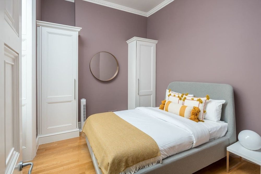 Upper Berkeley Street Flats Refined 1 Bed Apartment Near Hyde Park, 4 Minutes to Tube