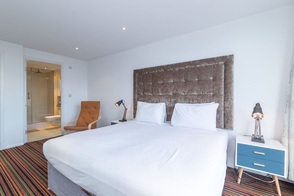 Kenny Apartment  Austin David Apartments Two- Bedroom Apartment 3