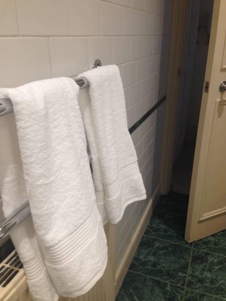 55 Lower Belgrave One-Bedroom Apartment 7