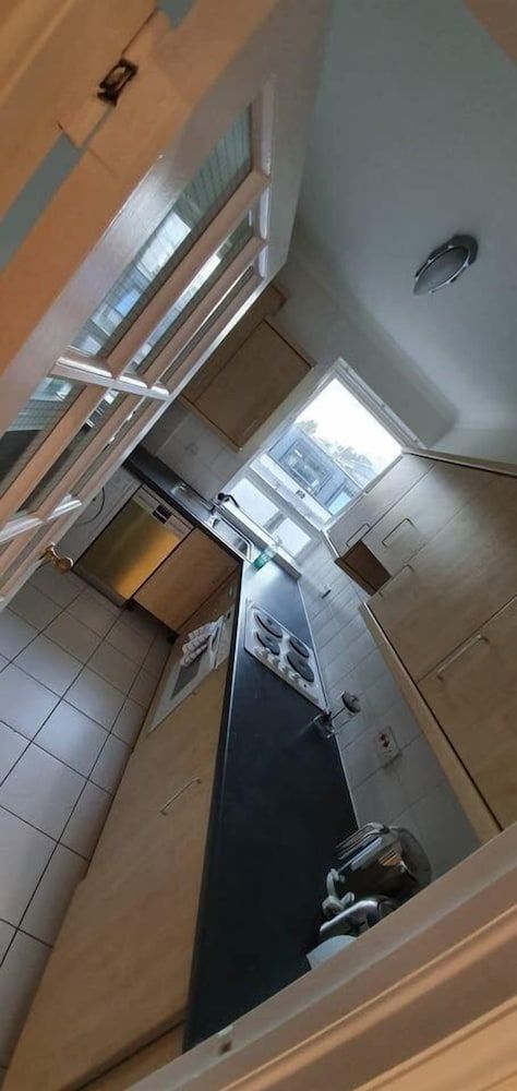 55 Lower Belgrave One-Bedroom Apartment 2