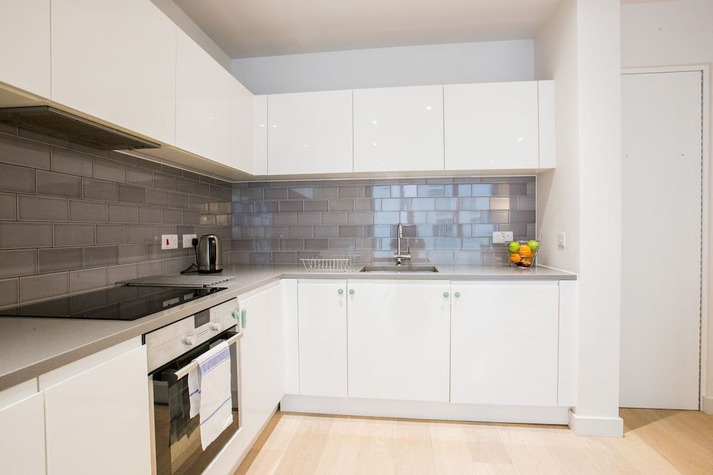 undefined Amazing Apart. -City Airport and Excel 2 5