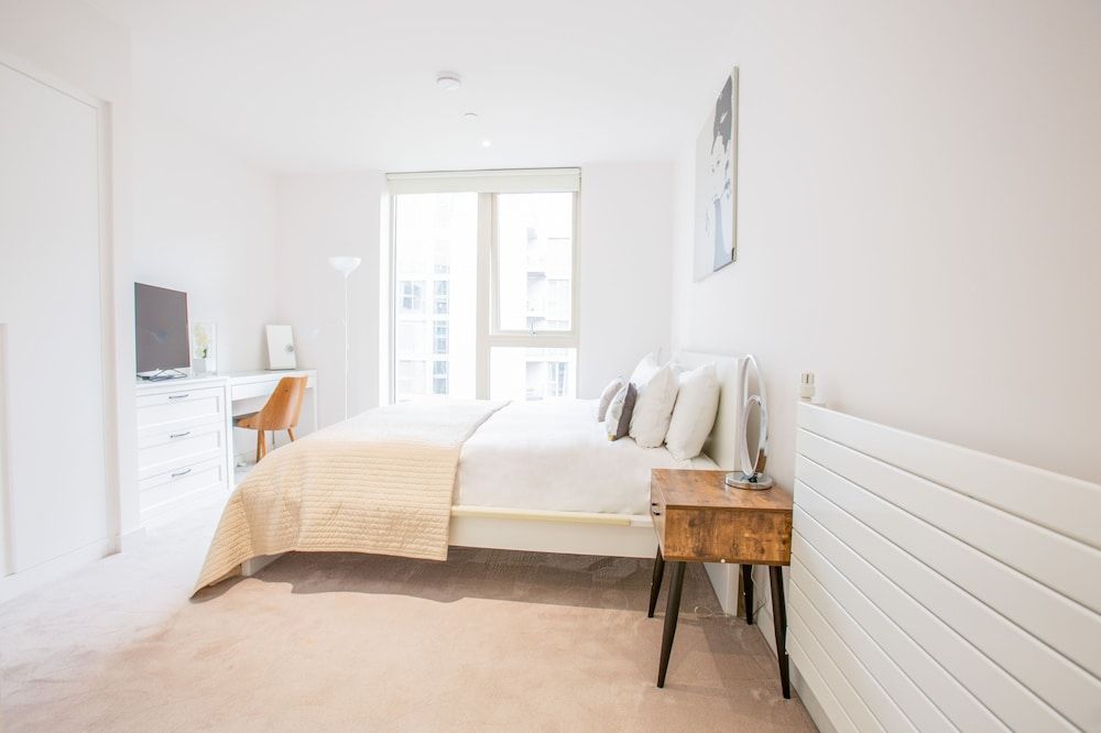 undefined Amazing Apart. -City Airport and Excel 2 4