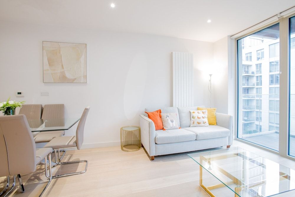 undefined Amazing Apart. -City Airport and Excel 2 6