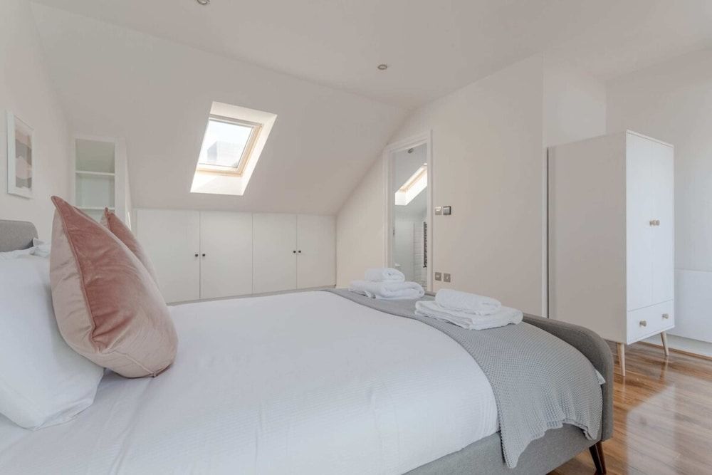 undefined Stunning 3 Bedroom 2 Bath in Fantastic Location 4