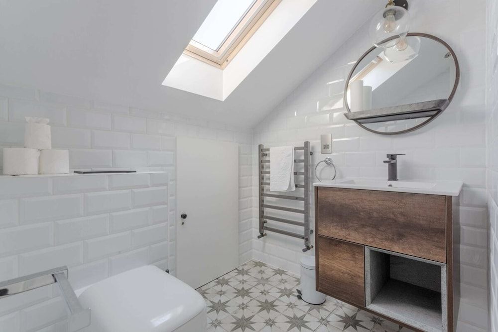 Stunning 3 Bedroom 2 Bath in Fantastic Location House (3 Bedrooms) 28