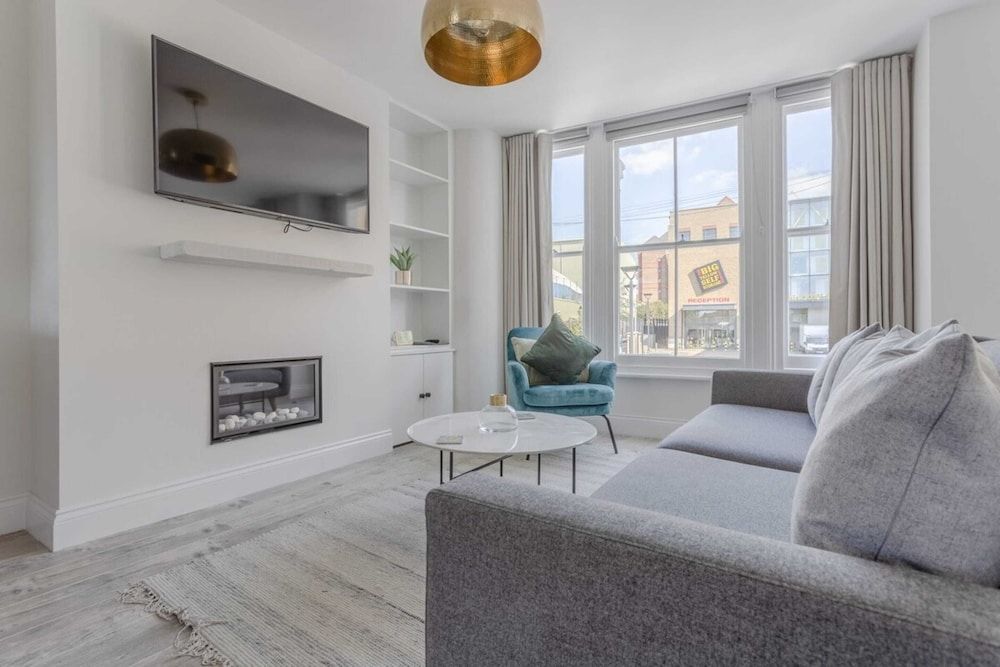 Stunning 3 Bedroom 2 Bath in Fantastic Location House (3 Bedrooms) 24