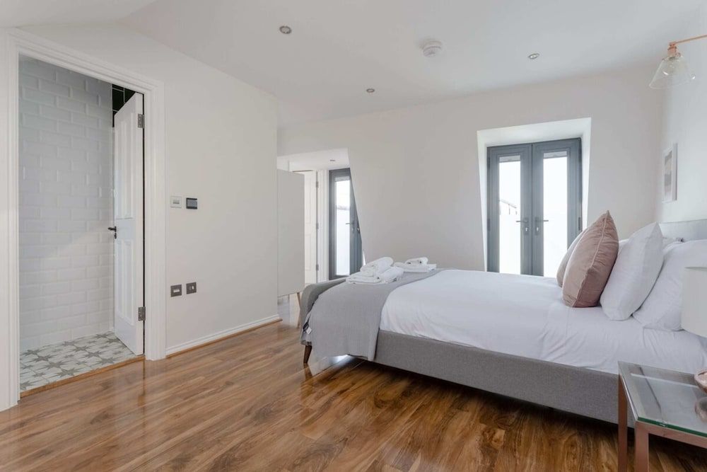 Stunning 3 Bedroom 2 Bath in Fantastic Location House (3 Bedrooms) 14