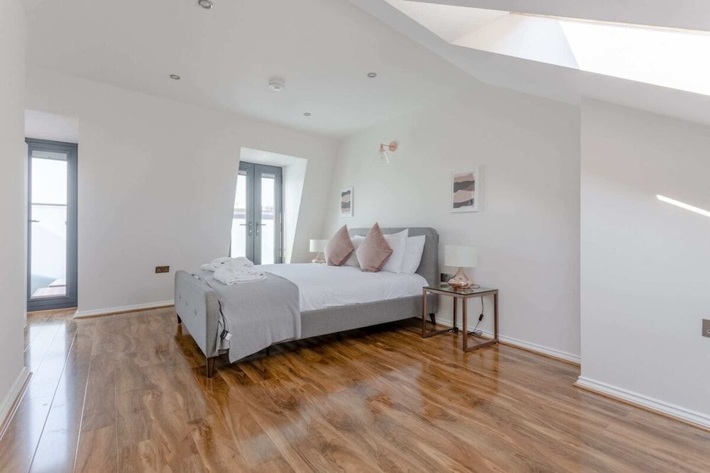 undefined Stunning 3 Bedroom 2 Bath in Fantastic Location 10