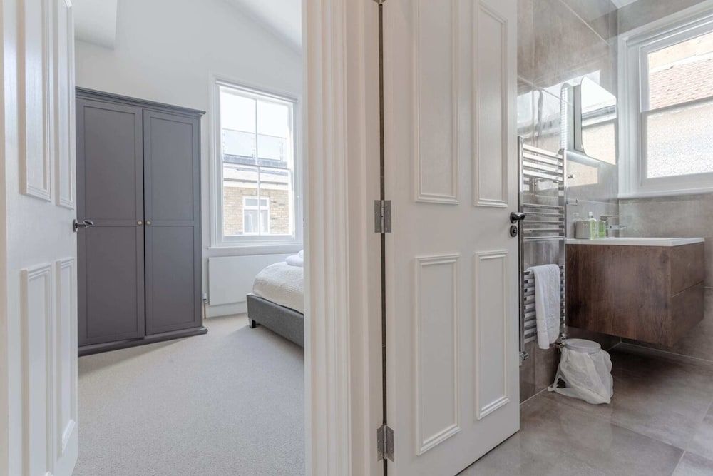 Stunning 3 Bedroom 2 Bath in Fantastic Location House (3 Bedrooms) 12