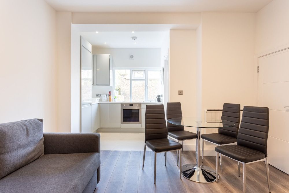 undefined Chalk Farm Artist's Apartment Camden 10