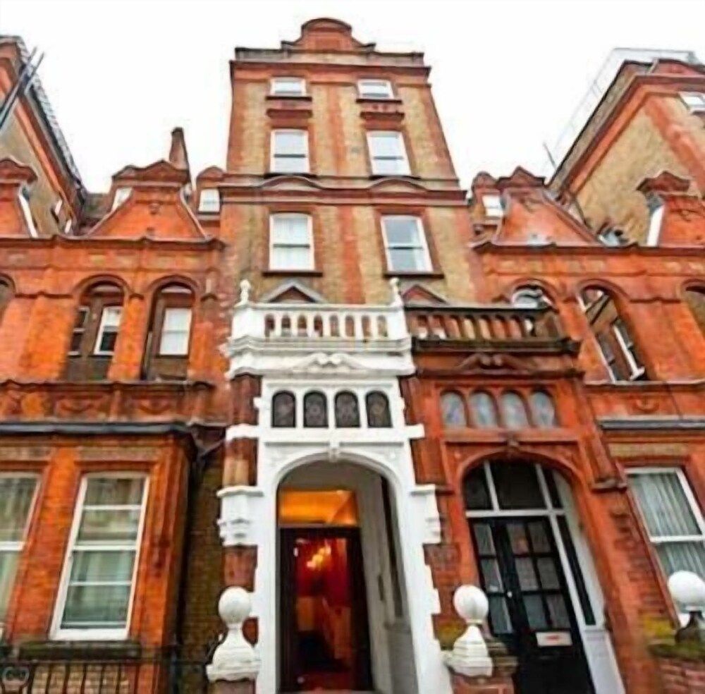 undefined 46 Harrington Gardens 2