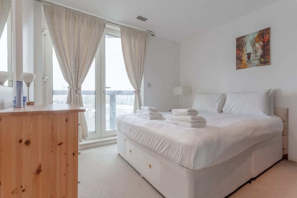 undefined Fantastic 2 Bedroom near Canary Wharf 3