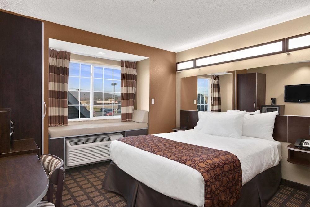 1 Queen Bed, Micro Room, Non-Smoking