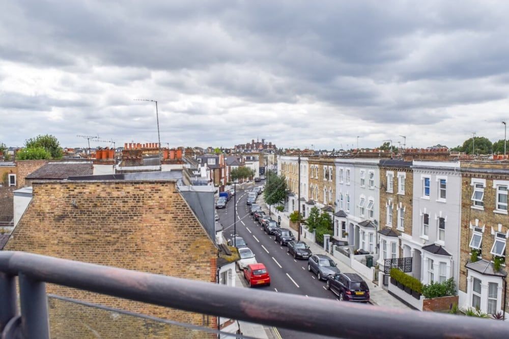 undefined Luxurious Apartment With Balcony 10