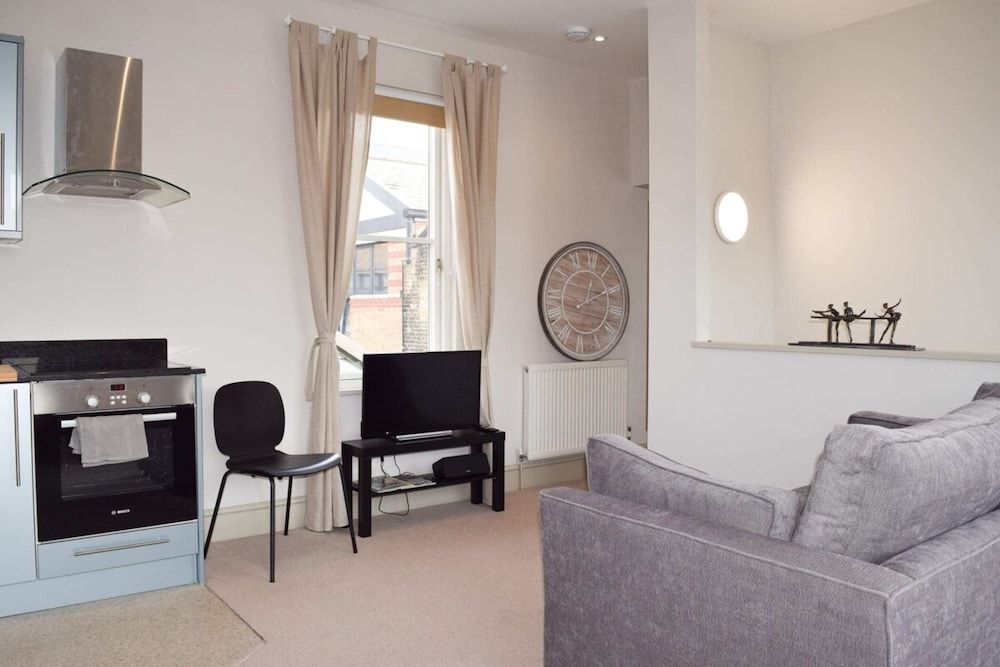 undefined Stylish Light-filled 1 Bedroom Flat In Hammersmith 8