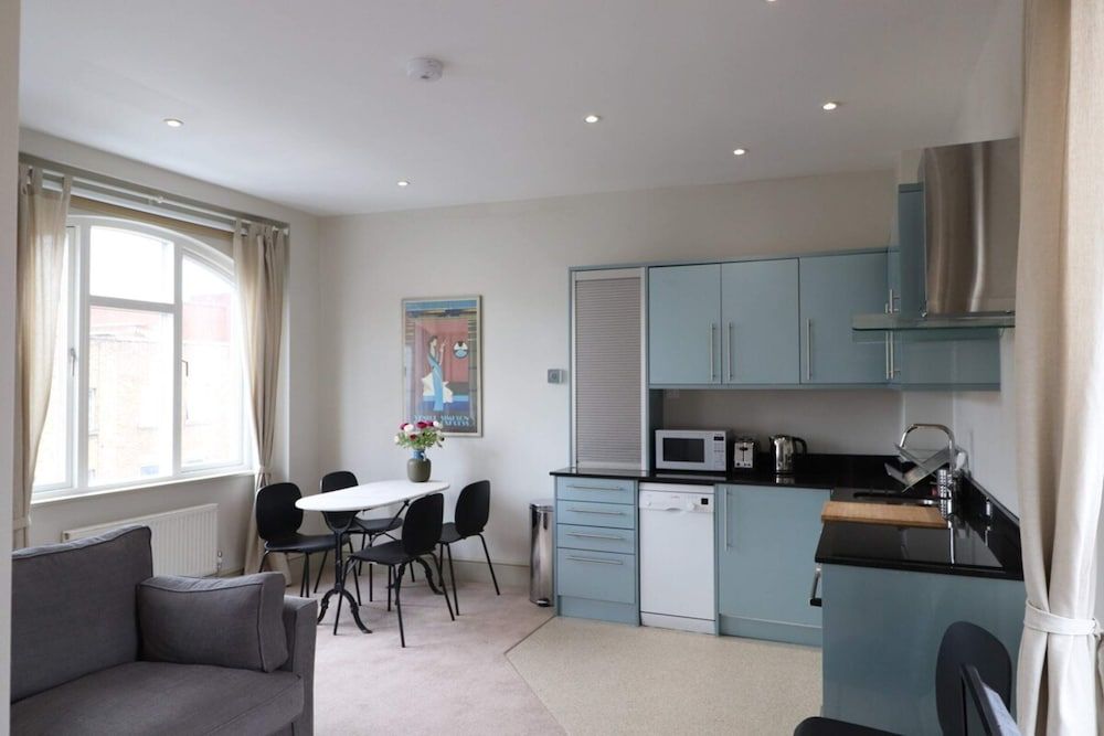 undefined Stylish Light-filled 1 Bedroom Flat In Hammersmith 4
