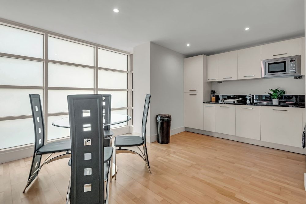 undefined 1 Bed Serviced Apartment near Blackfriars 3