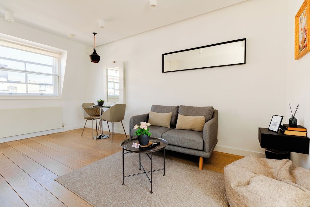 Soho by Excel Apartments Design Apartment 26