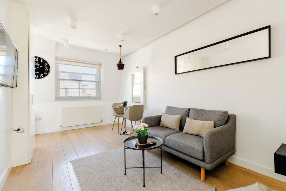 Soho by Excel Apartments Design Apartment 23