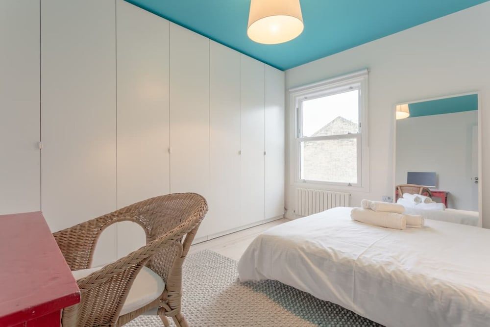 undefined Stylish 2 Bedroom Apartment in London 5