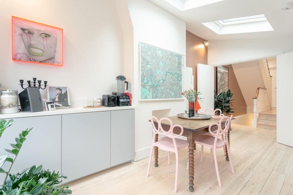 undefined Stylish 2 Bedroom Apartment in London