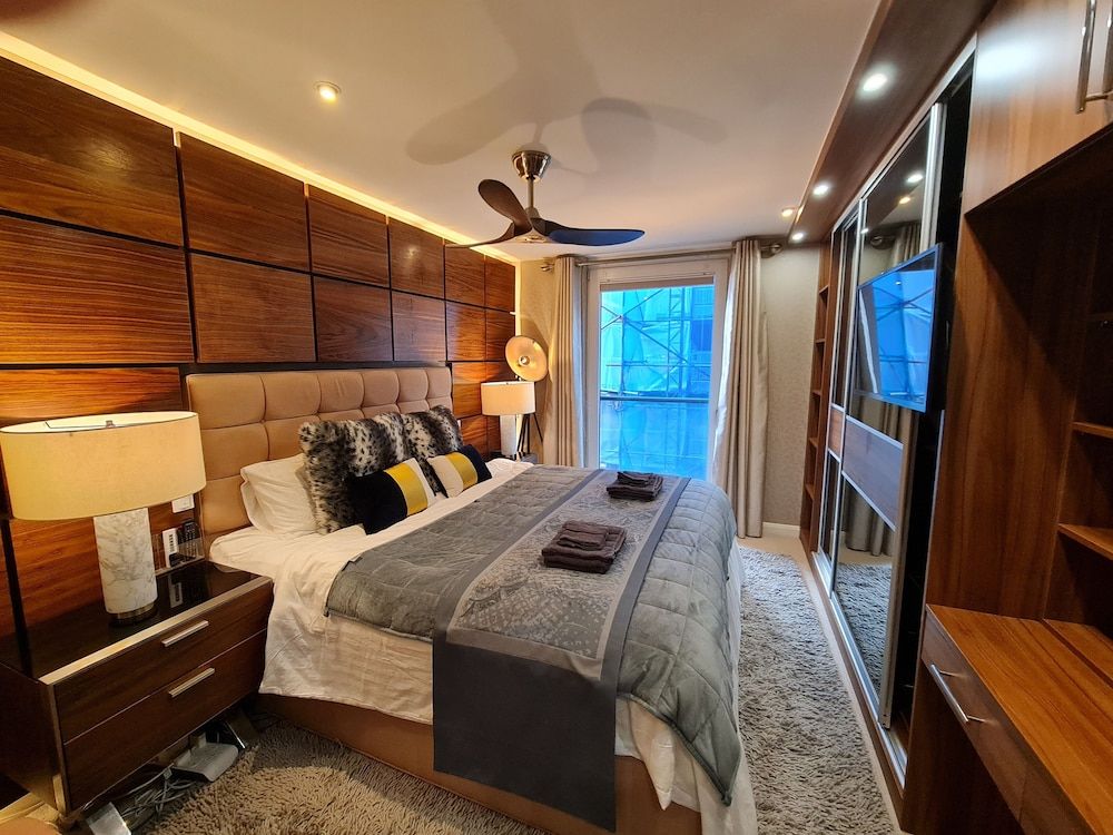 undefined Stylish and Modern 1 Bedroom Apartment in Farringdon