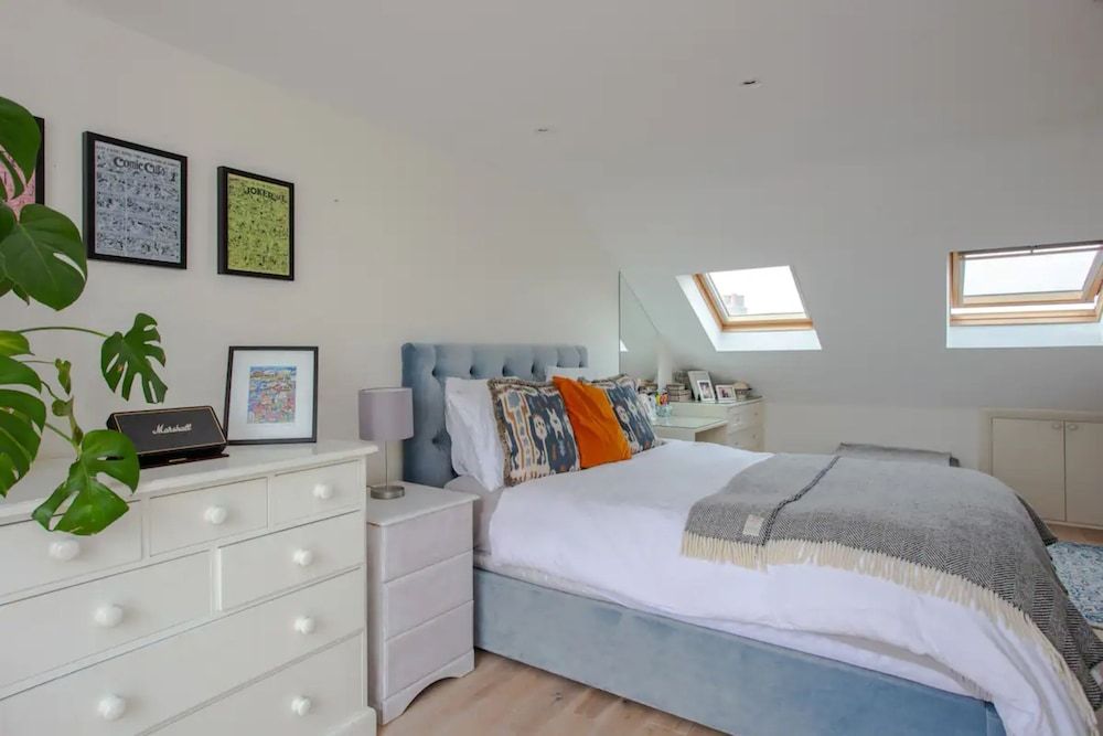 undefined Bright2 Bedroom Apartment With Roof Terrace in Wimbledon 7