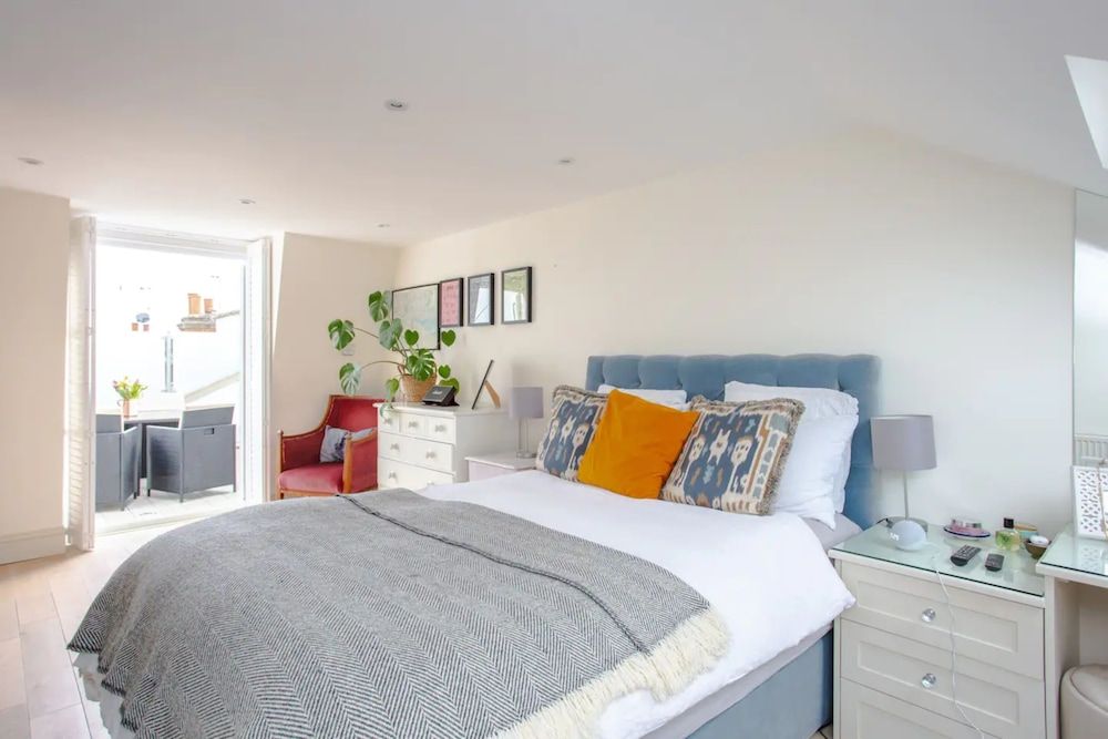 undefined Bright2 Bedroom Apartment With Roof Terrace in Wimbledon 4