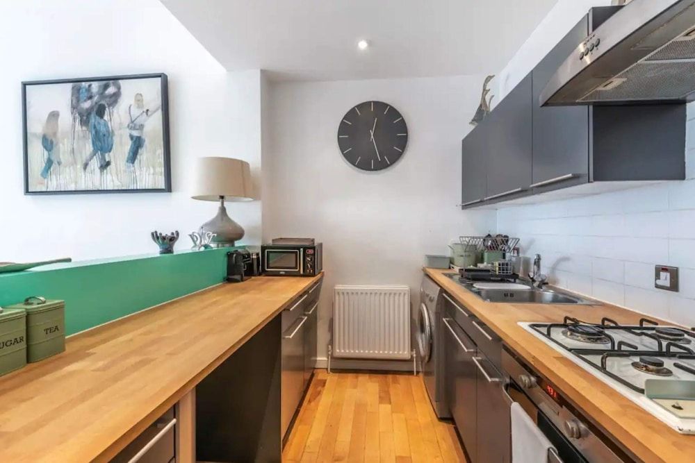 undefined Stylish 1 Bedroom Apartment in Belsize Park 8