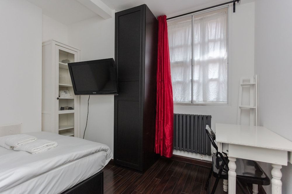 undefined Stylish Apartment in the Heart of Shoreditch 2