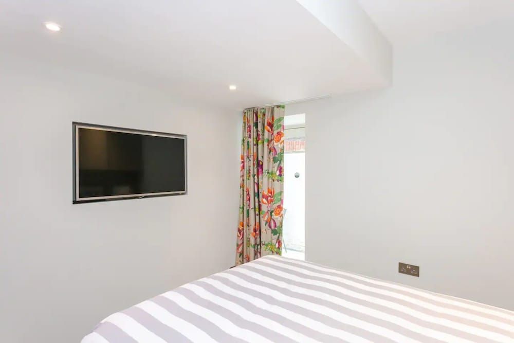 undefined Modern 2 Bedroom Apartment Near Gloucester Road 5